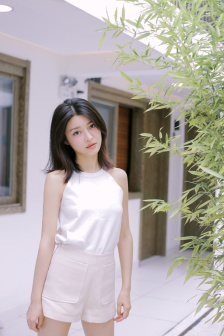 强行撕开美女裙子